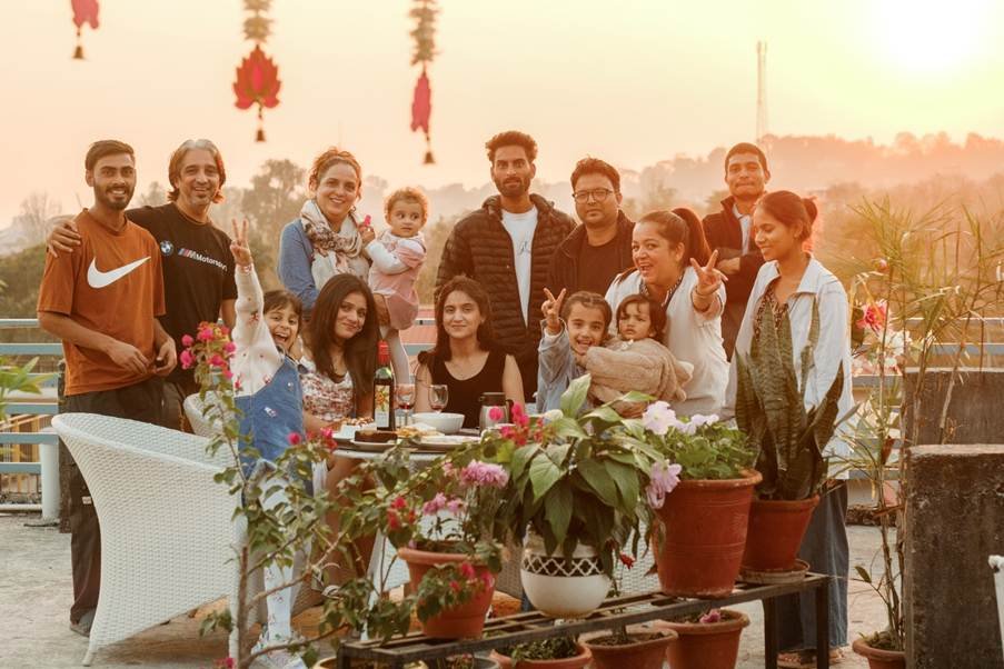  large-group-accommodation-in-dharamshala-family-reunion-terrace